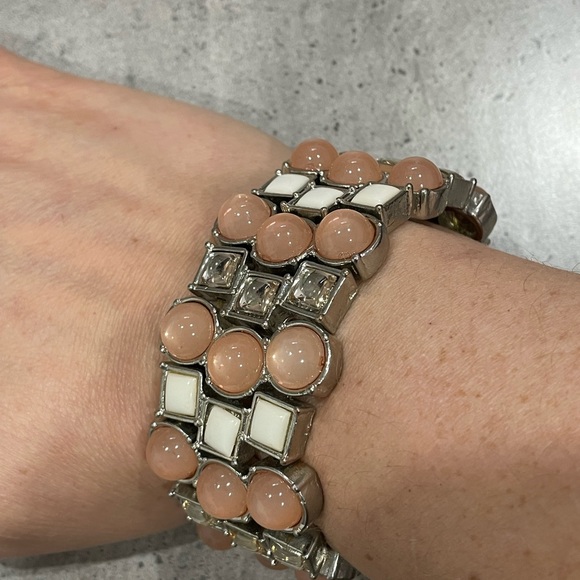 Pink and white bracelet - Picture 3 of 3